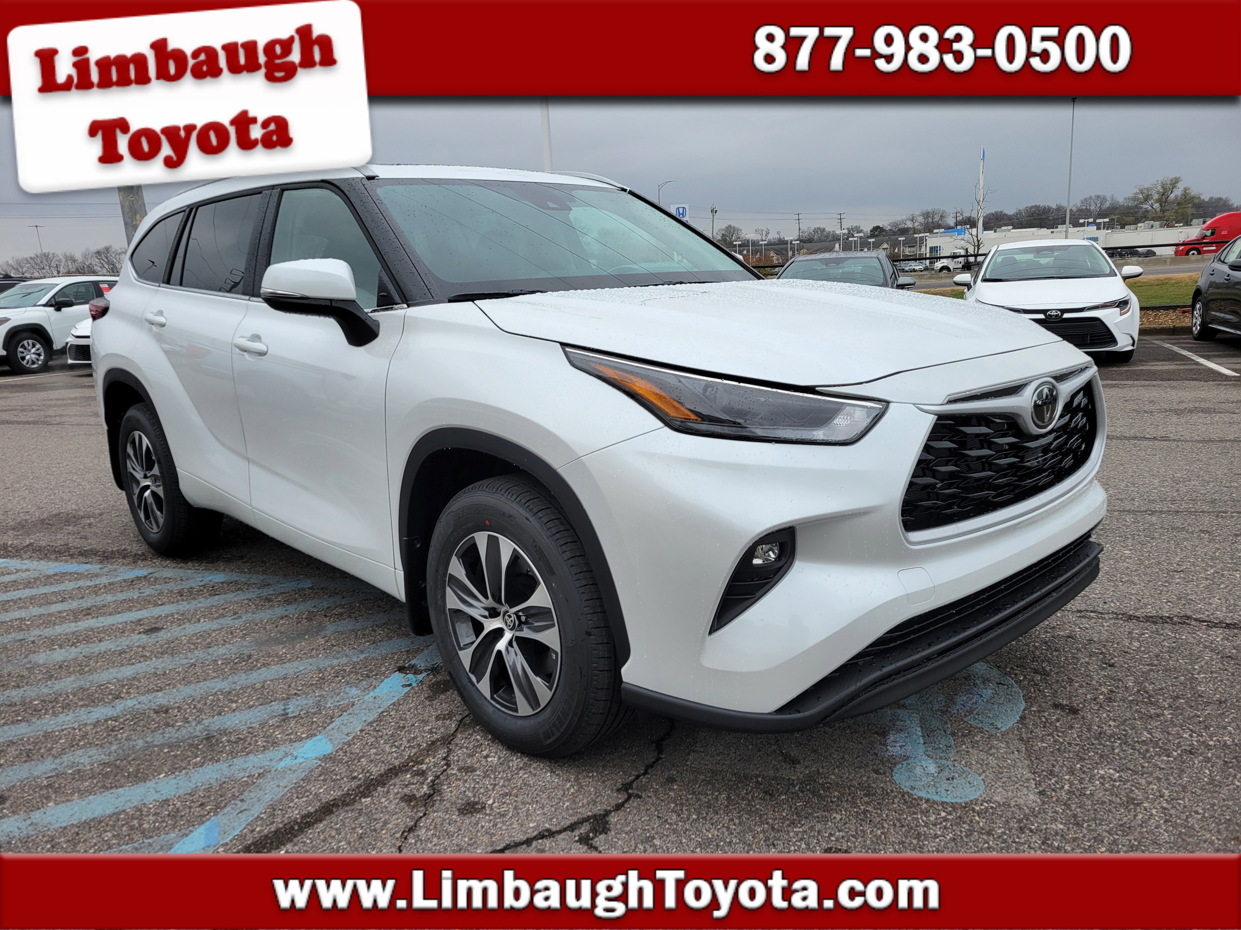 2026 Toyota Highlander XLE's photo