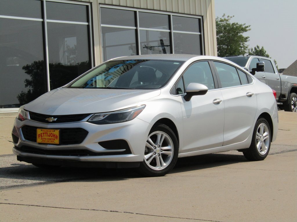 2017 Chevrolet Cruze LT photo 10