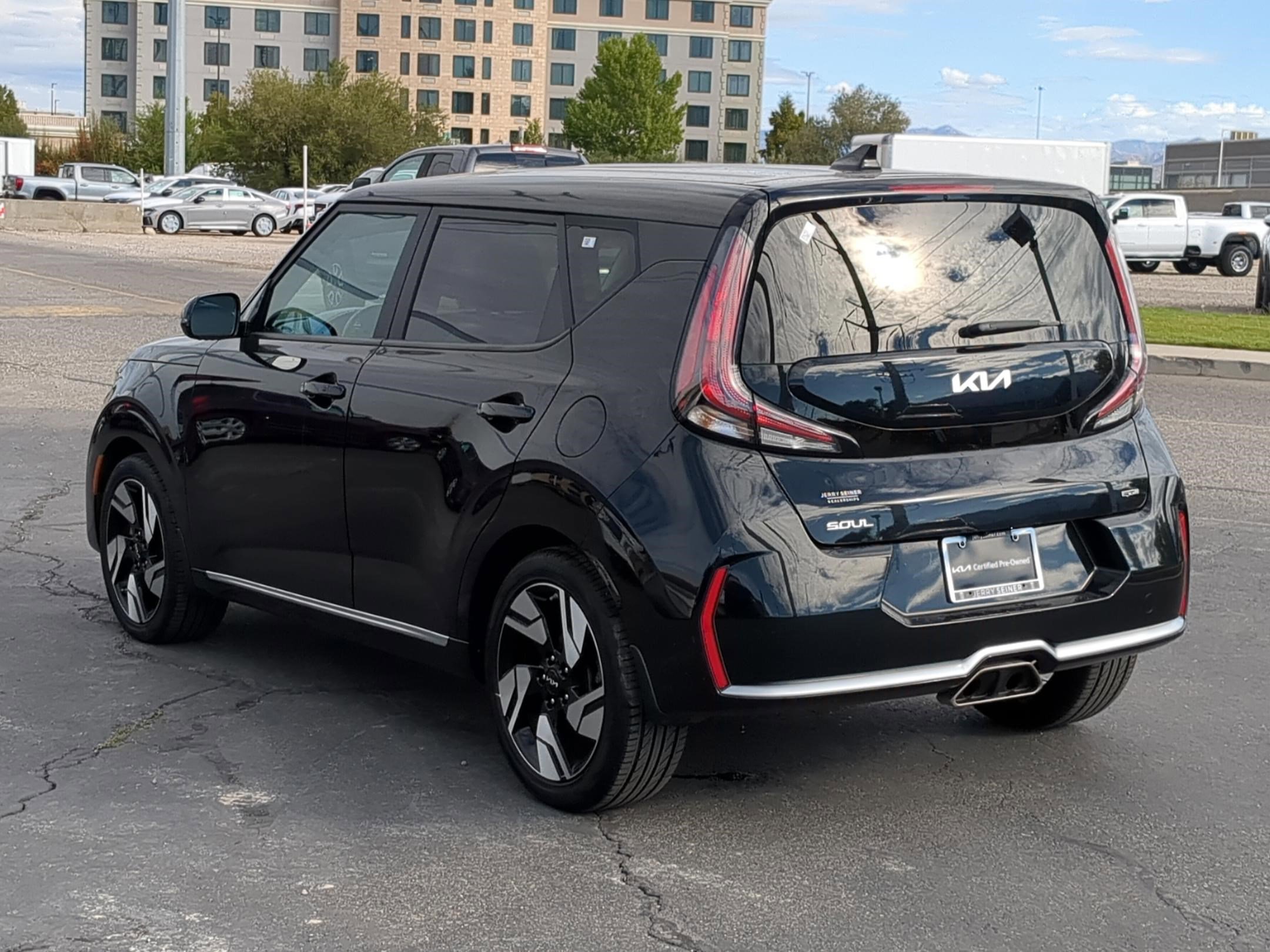 2023 Kia Soul GT-Line photo 3