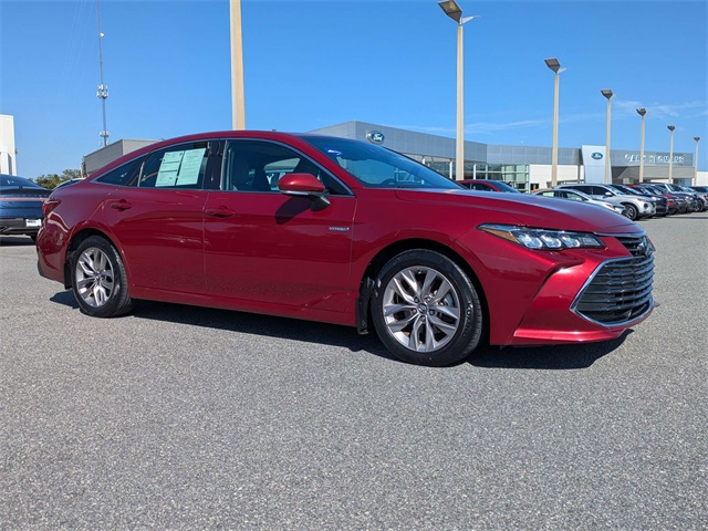 2019 Toyota Avalon Hybrid XLE Plus photo 2