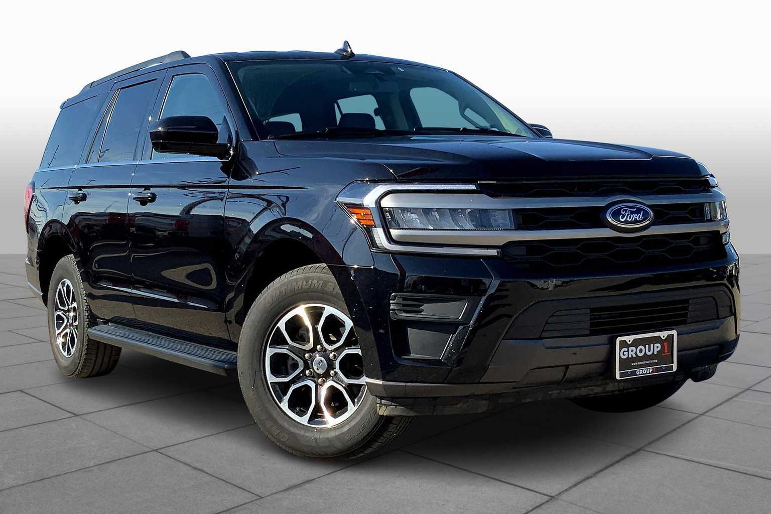 2024 Ford Expedition XLT photo 2