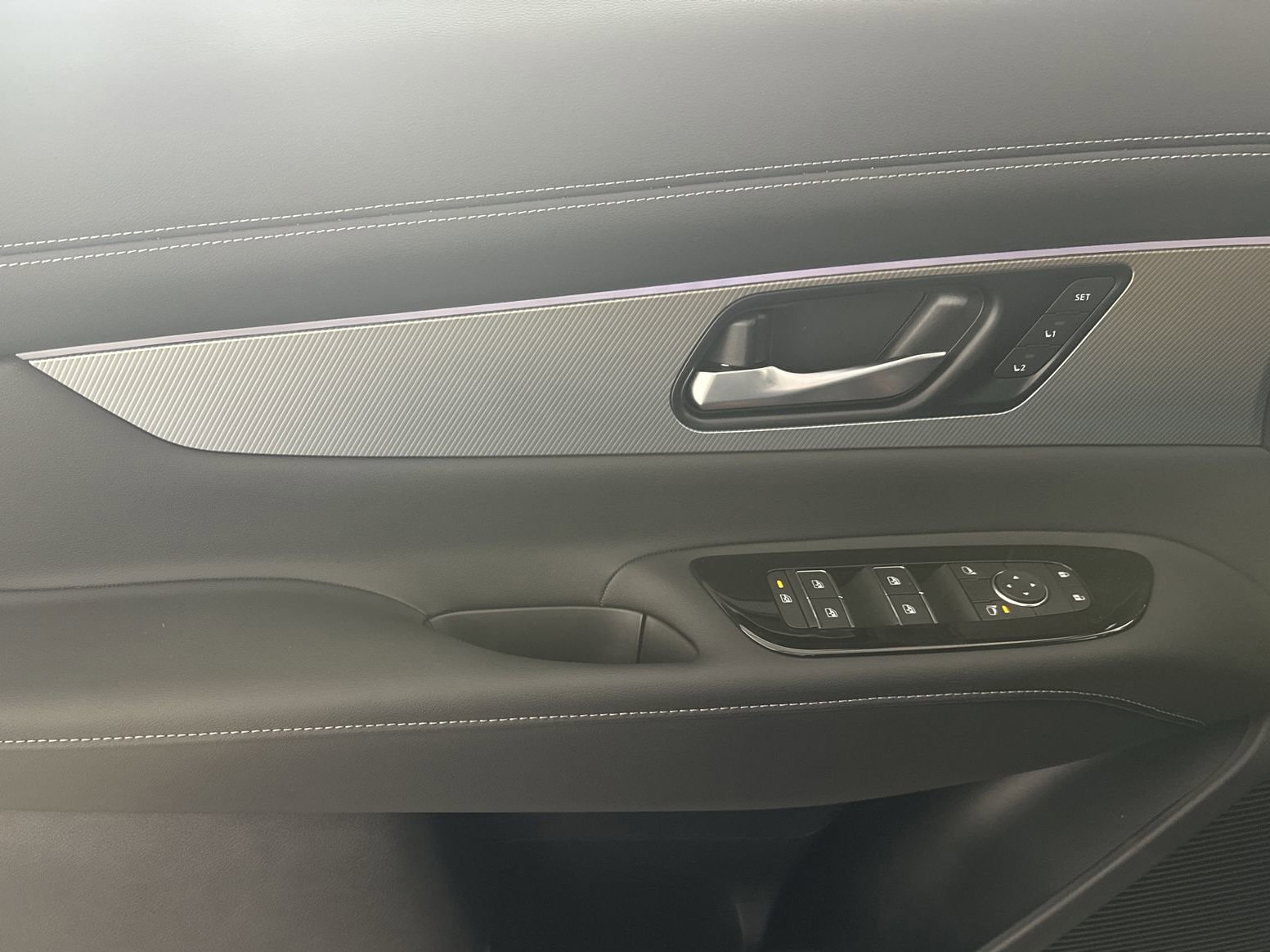 2025 Nissan Murano SL photo 28