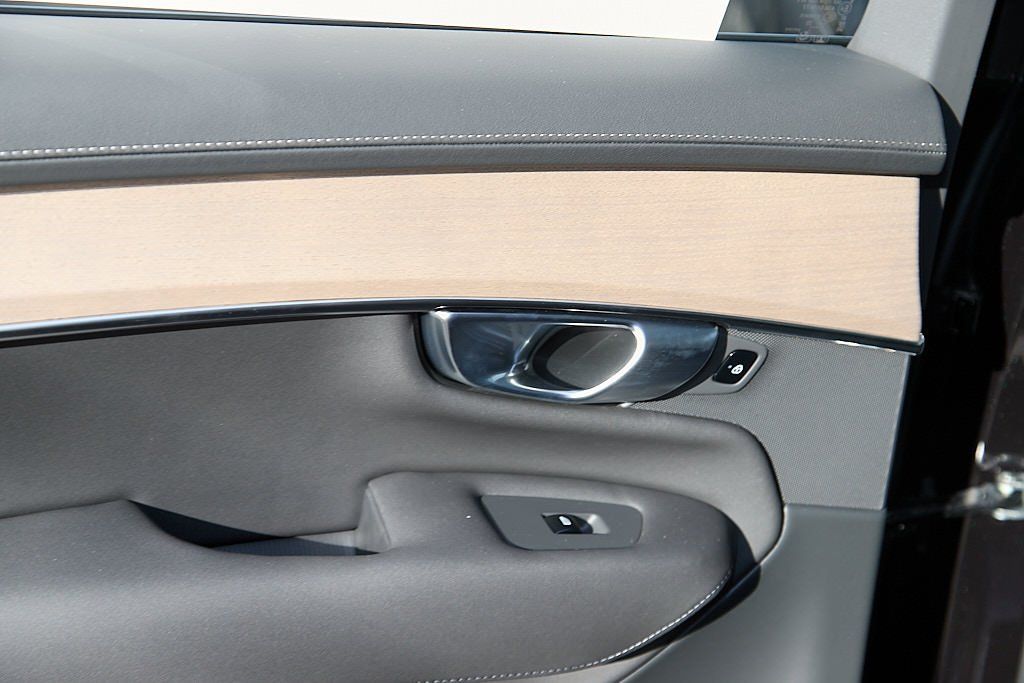 2026 VOLVO XC90 - Image 18