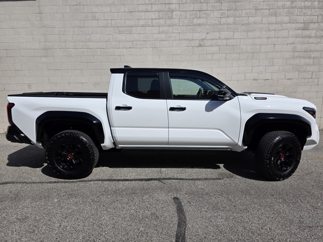 2025 Toyota Tacoma TRD Pro 4x4 photo 6