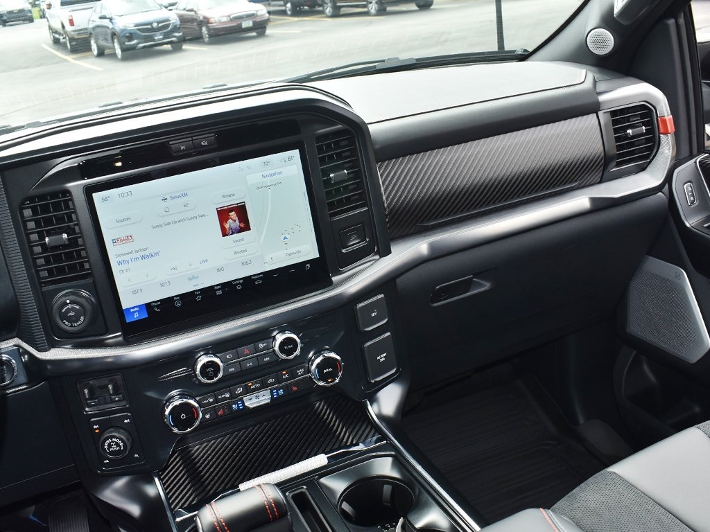 2025 Ford F-150 Raptor photo 16