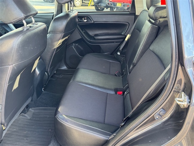 2017 Subaru Forester 2.0XT Premium photo 11