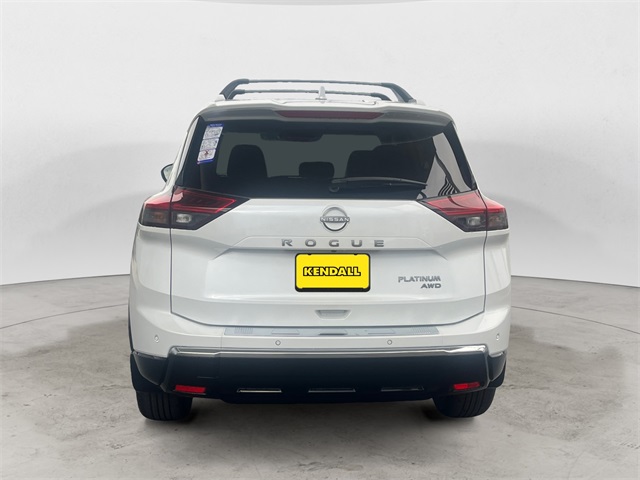 2026 Nissan Rogue Platinum photo 2
