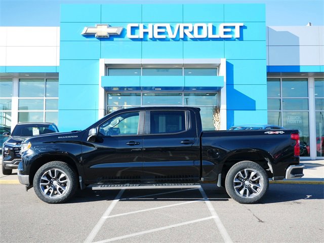 Used 2022 Chevrolet Silverado 1500 LT with VIN 3GCPDKEK5NG581099 for sale in Roseville, Minnesota