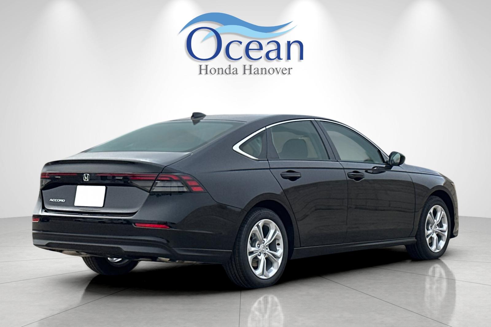 2025 Honda Accord LX photo 4