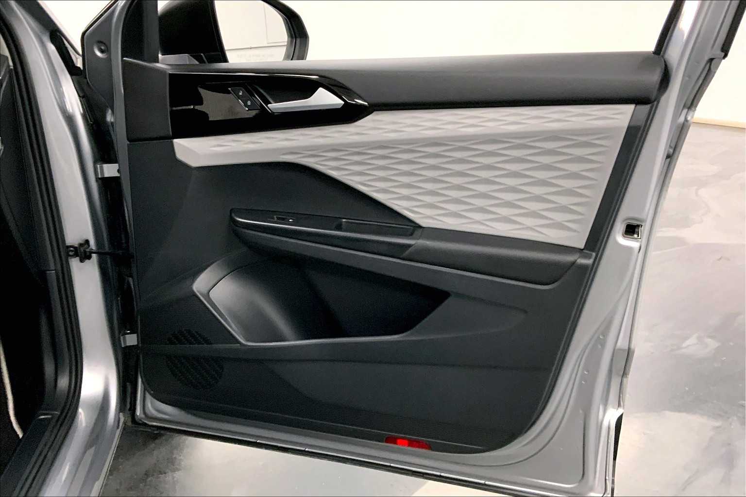 2023 Volkswagen Taos S photo 16