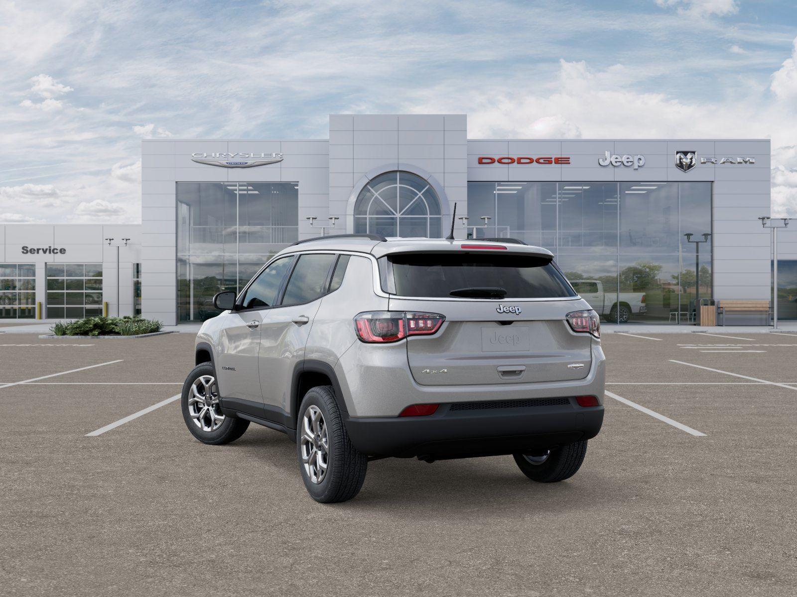 2025 Jeep Compass Latitude photo 3