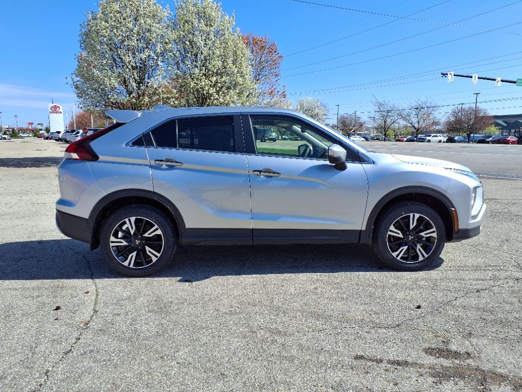 2025 Mitsubishi Eclipse Cross SE photo 2