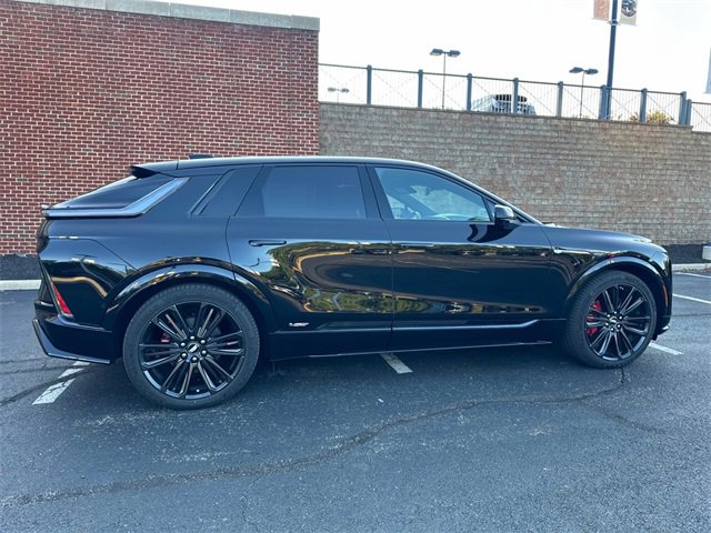 2026 Cadillac Lyriq photo 7