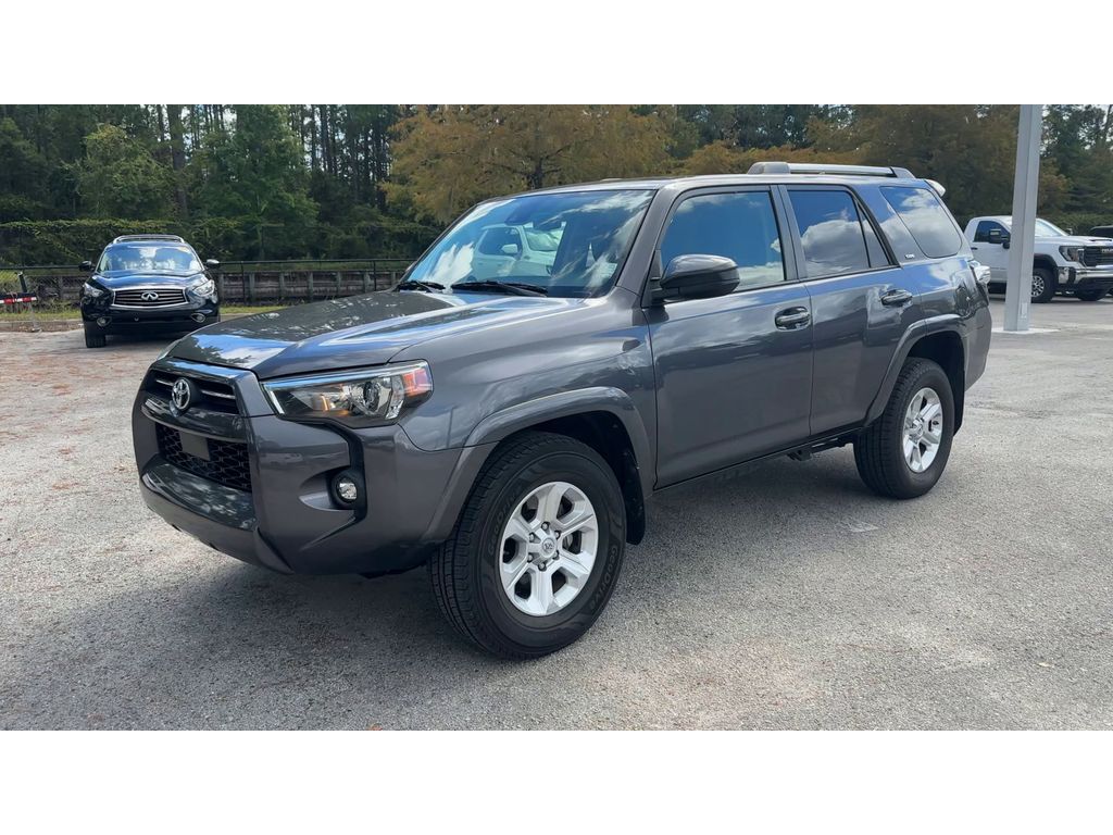 2021 Toyota 4Runner SR5 photo 2