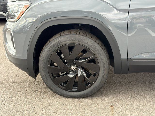 2026 Volkswagen Atlas SE Technology photo 3