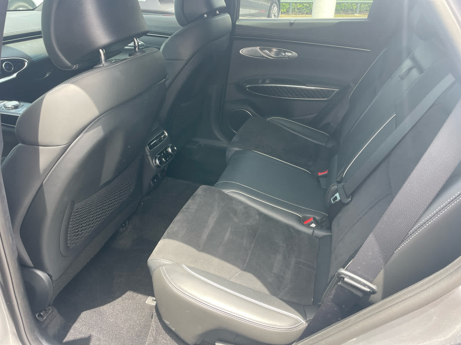 2022 Genesis GV70 3.5T Sport Prestige photo 9