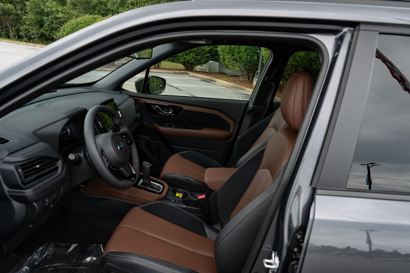 2025 Subaru Forester Touring photo 12