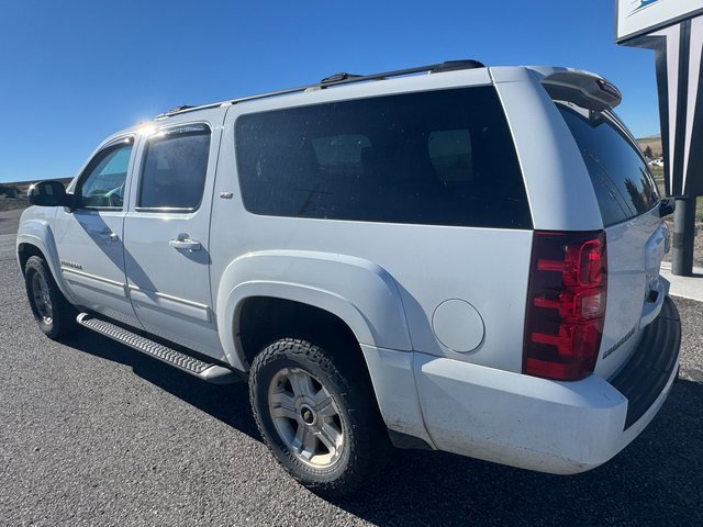 2013 Chevrolet Suburban 1500 LT photo 3