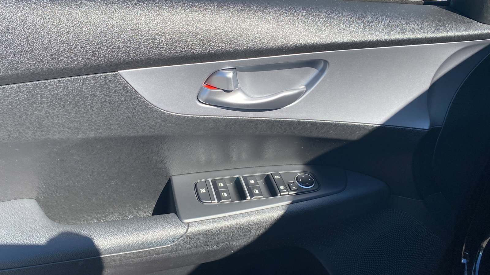 2023 Kia Forte LXS photo 9
