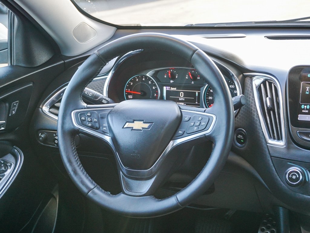 2017 Chevrolet Malibu 1LT photo 16