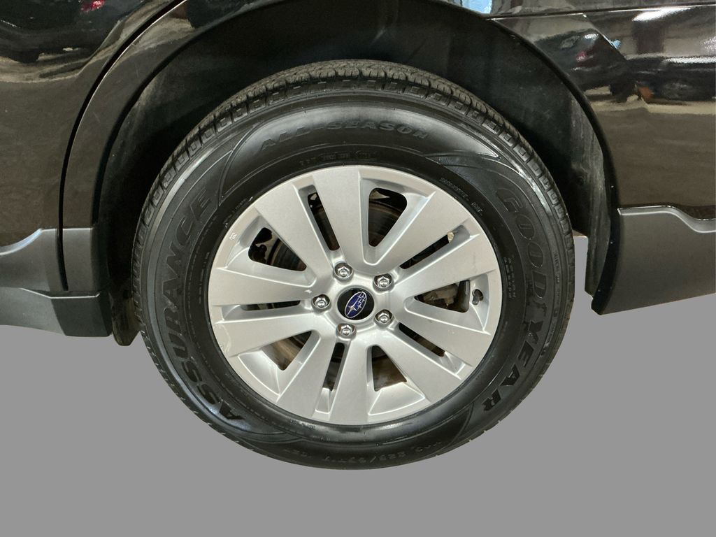 2018 Subaru Outback 2.5i Premium photo 16