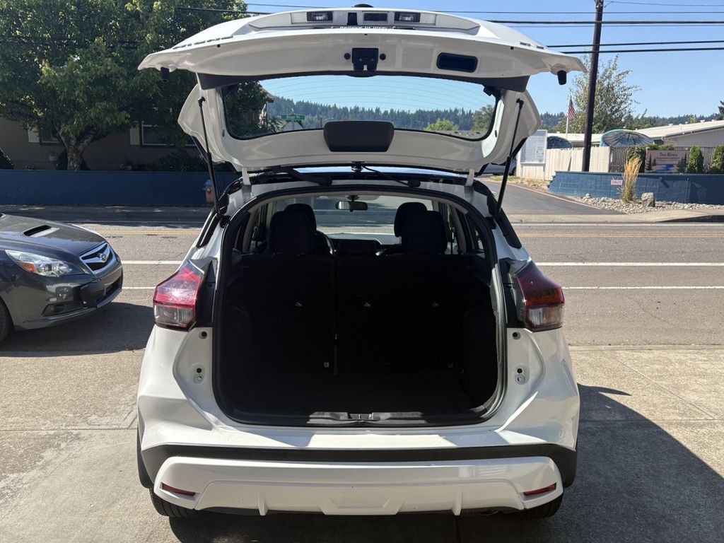 2023 Nissan Kicks SV photo 8