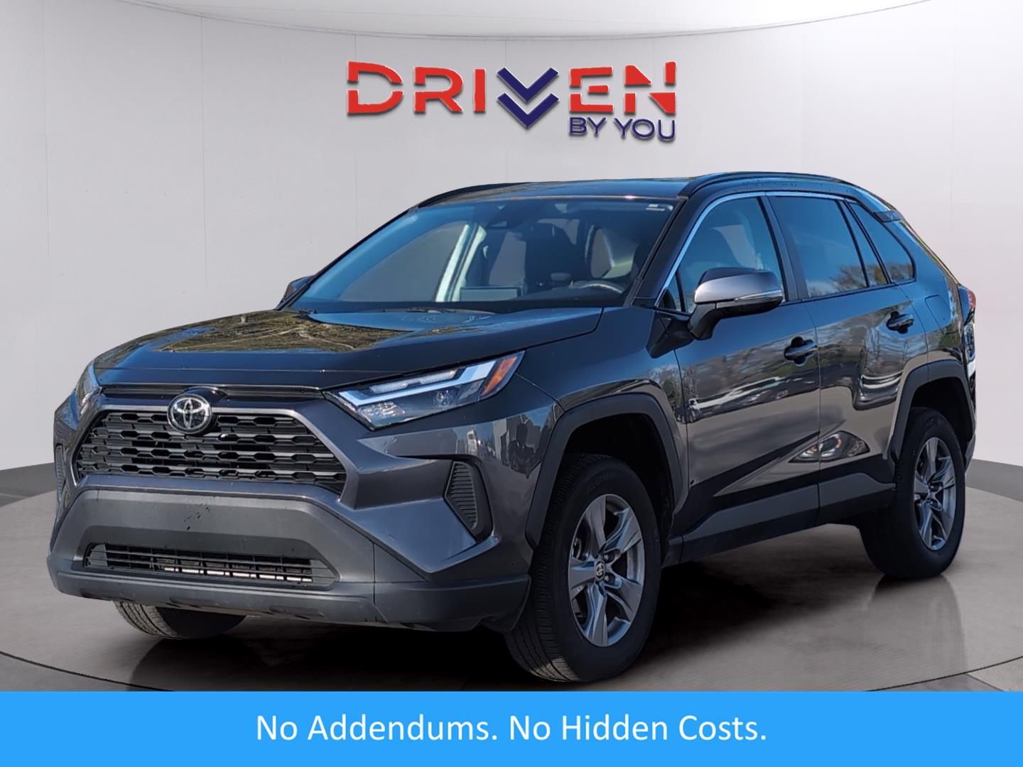 2024 Toyota RAV4 XLE's photo