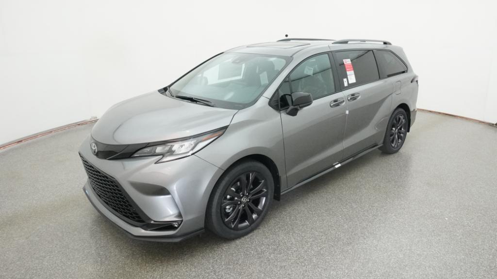 2026 Toyota Sienna XSE's photo