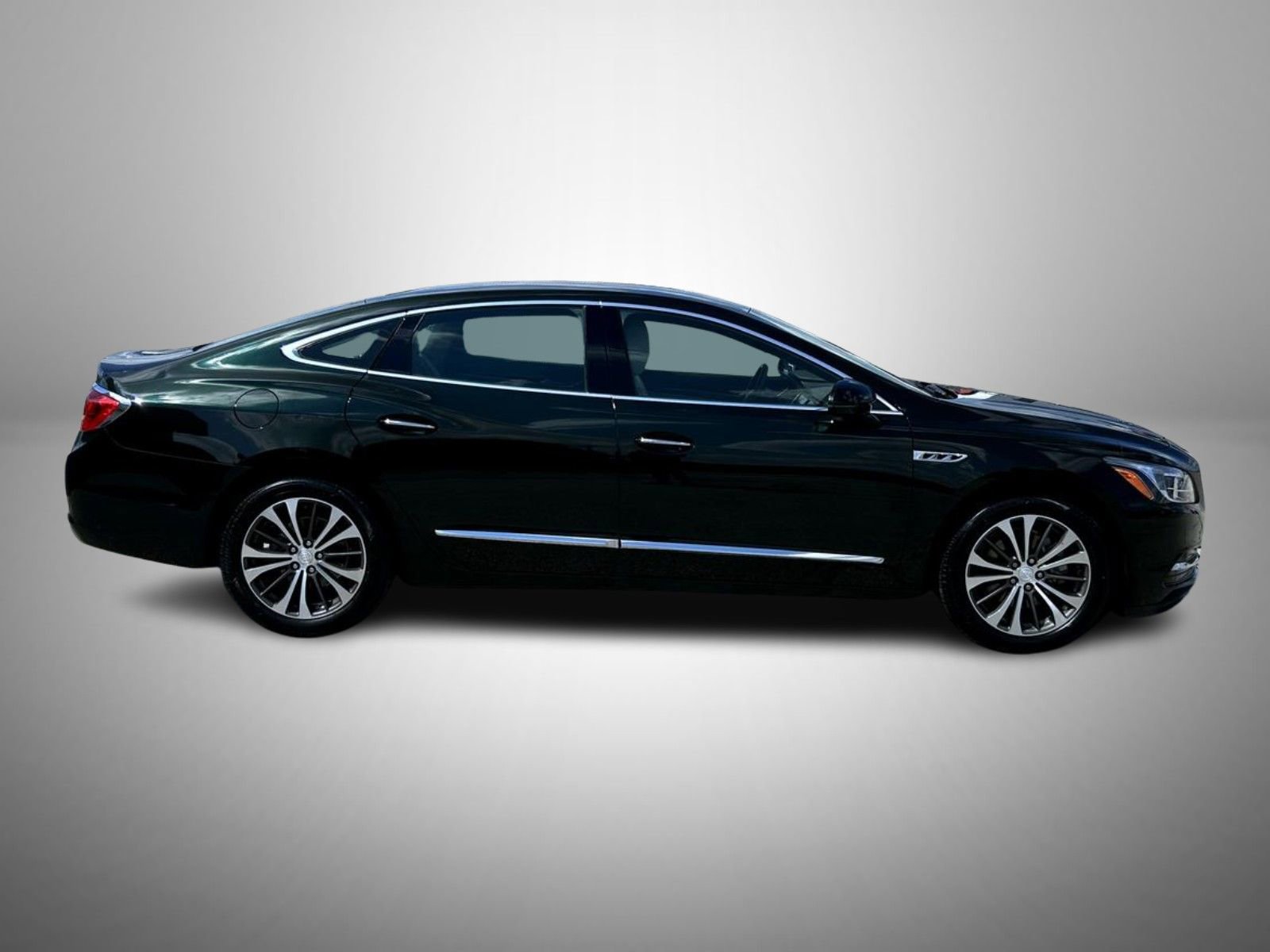 2017 Buick LaCrosse Preferred photo 4