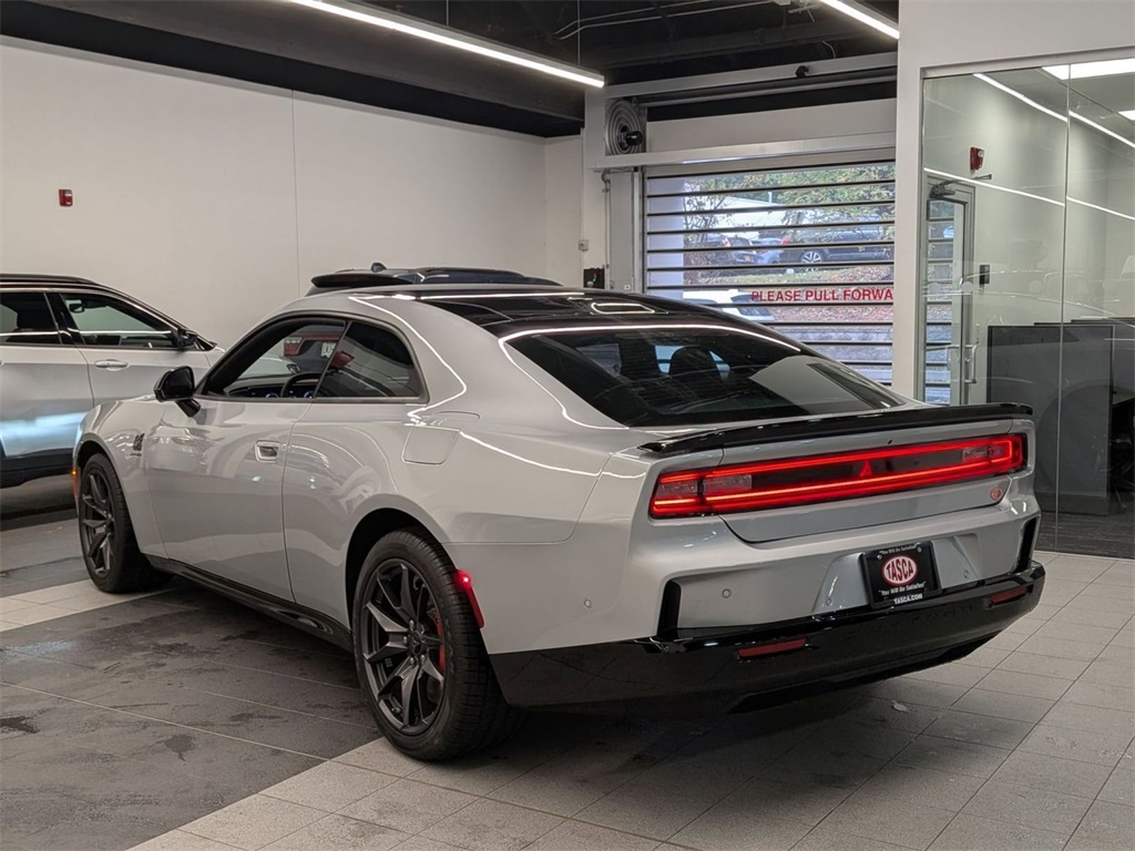 2024 Dodge Charger R/T Scat Pack photo 4