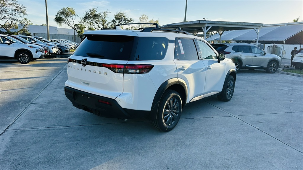 2025 Nissan Pathfinder SV photo 6