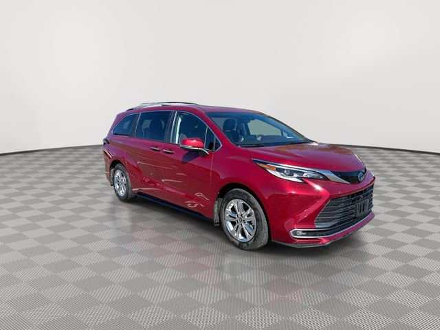 2022 Toyota Sienna Platinum photo 2