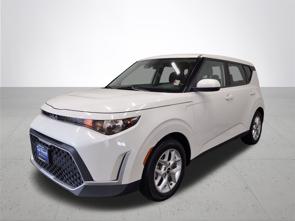 2023 Kia Soul LX photo 2