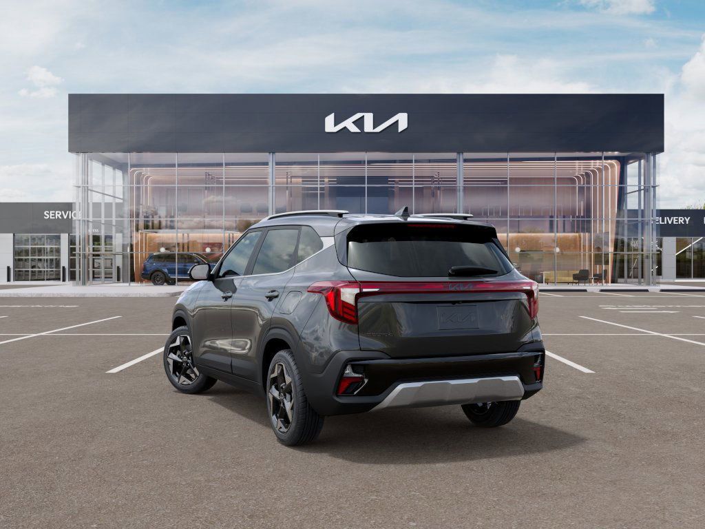 2025 Kia Seltos EX photo 3