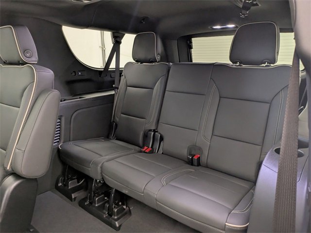 2025 Chevrolet Suburban Premier photo 21
