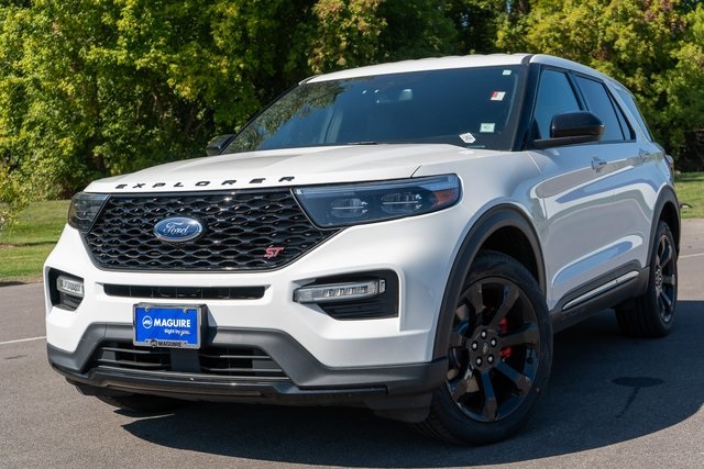 2022 Ford Explorer ST's photo