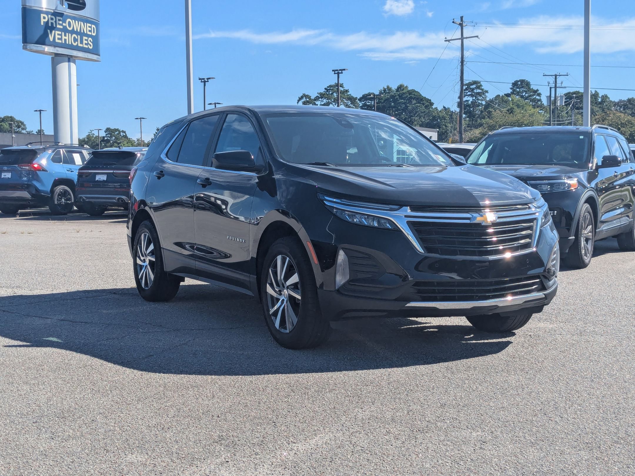 2022 Chevrolet Equinox LT photo 3