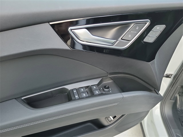 2022 Audi Q4 E-tron Prestige photo 14