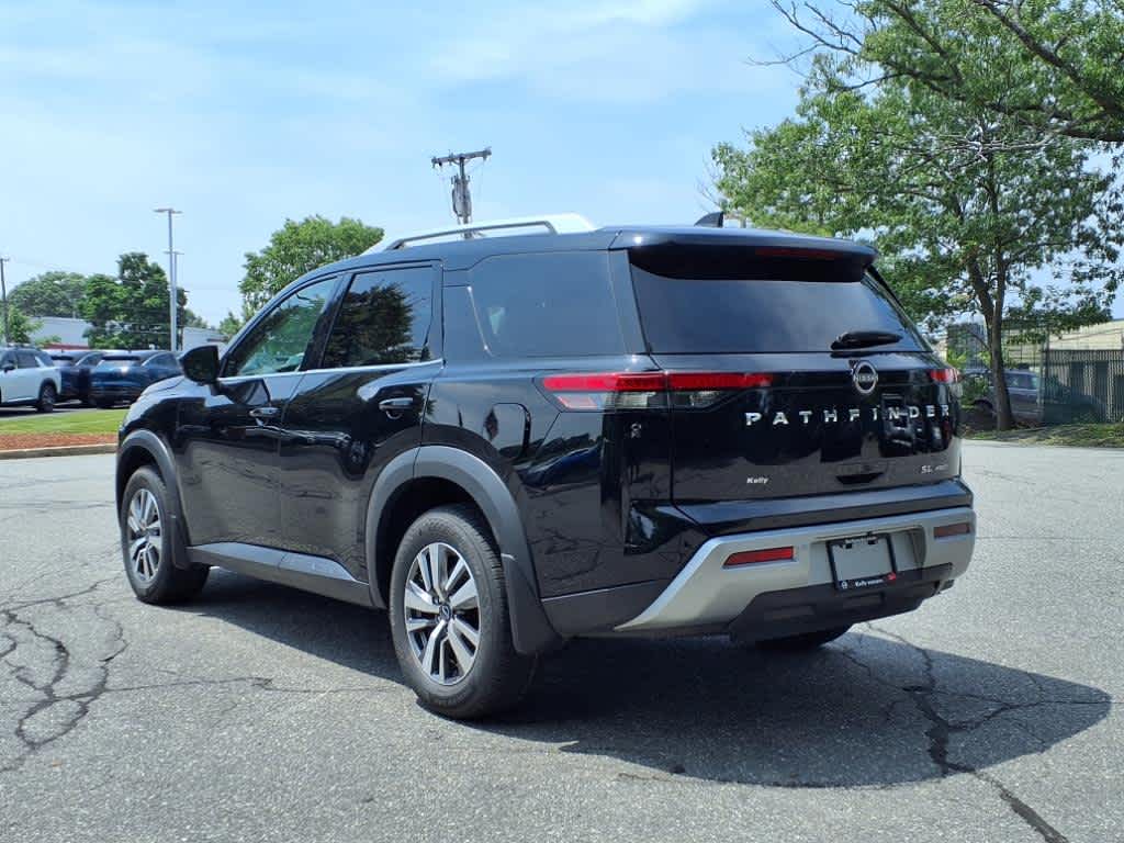 2023 Nissan Pathfinder SL photo 2