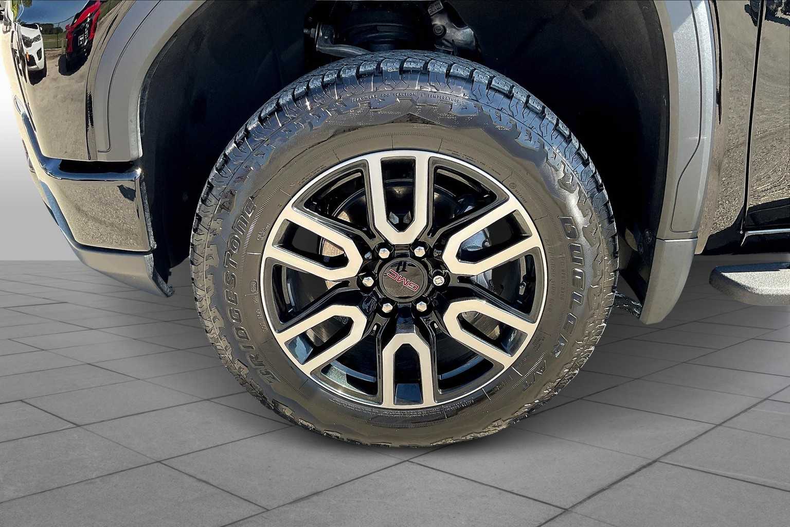 2025 Gmc Sierra AT4 photo 9