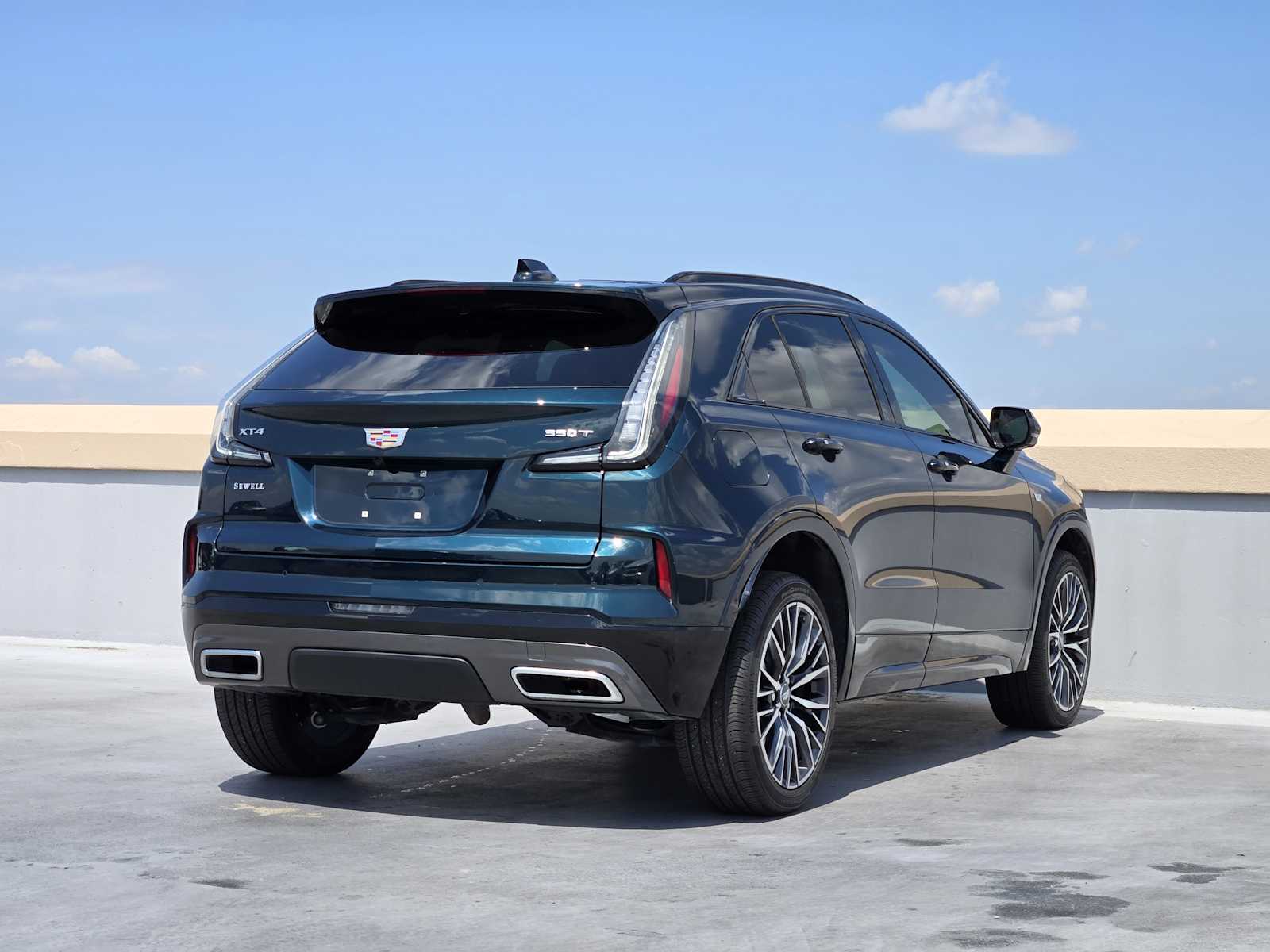 2025 Cadillac XT4 Sport photo 4
