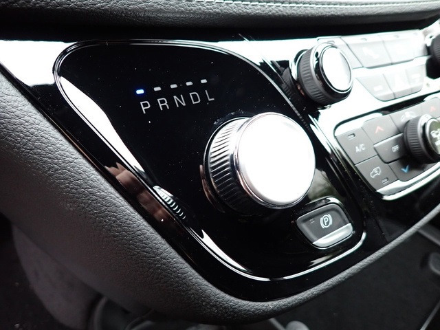 2026 Chrysler Pacifica photo 16