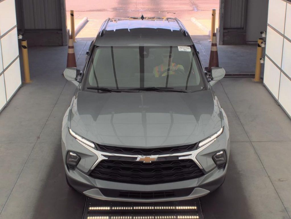 2023 Chevrolet Blazer 2LT photo 3