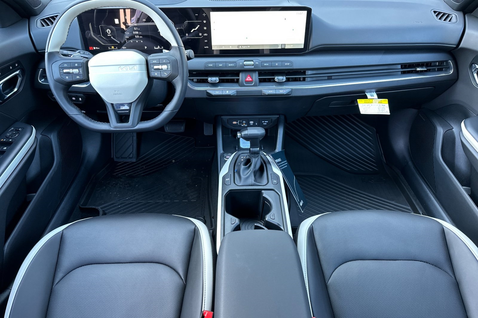 2025 Kia K4 GT-Line photo 9