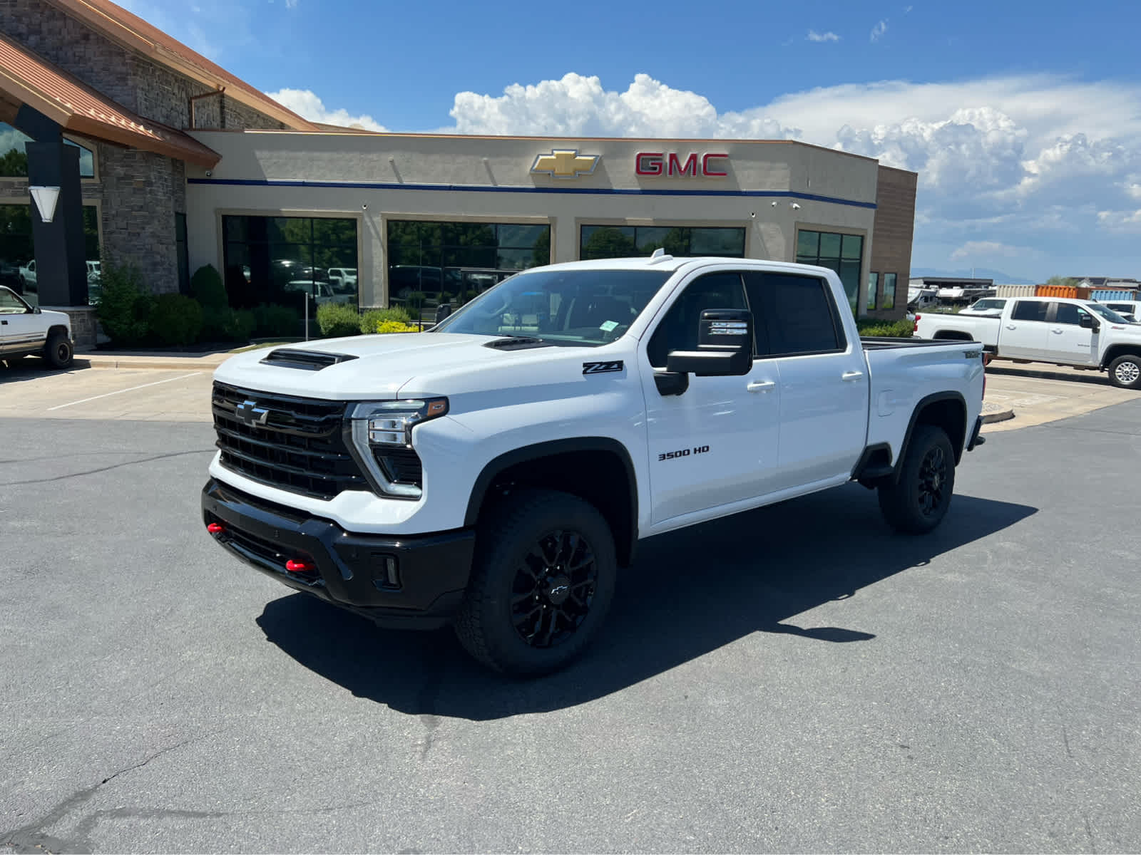 2025 Chevrolet Silverado 3500HD photo 9