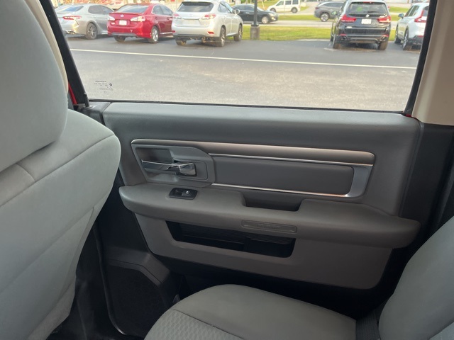 2019 Ram 1500 Classic SLT photo 12