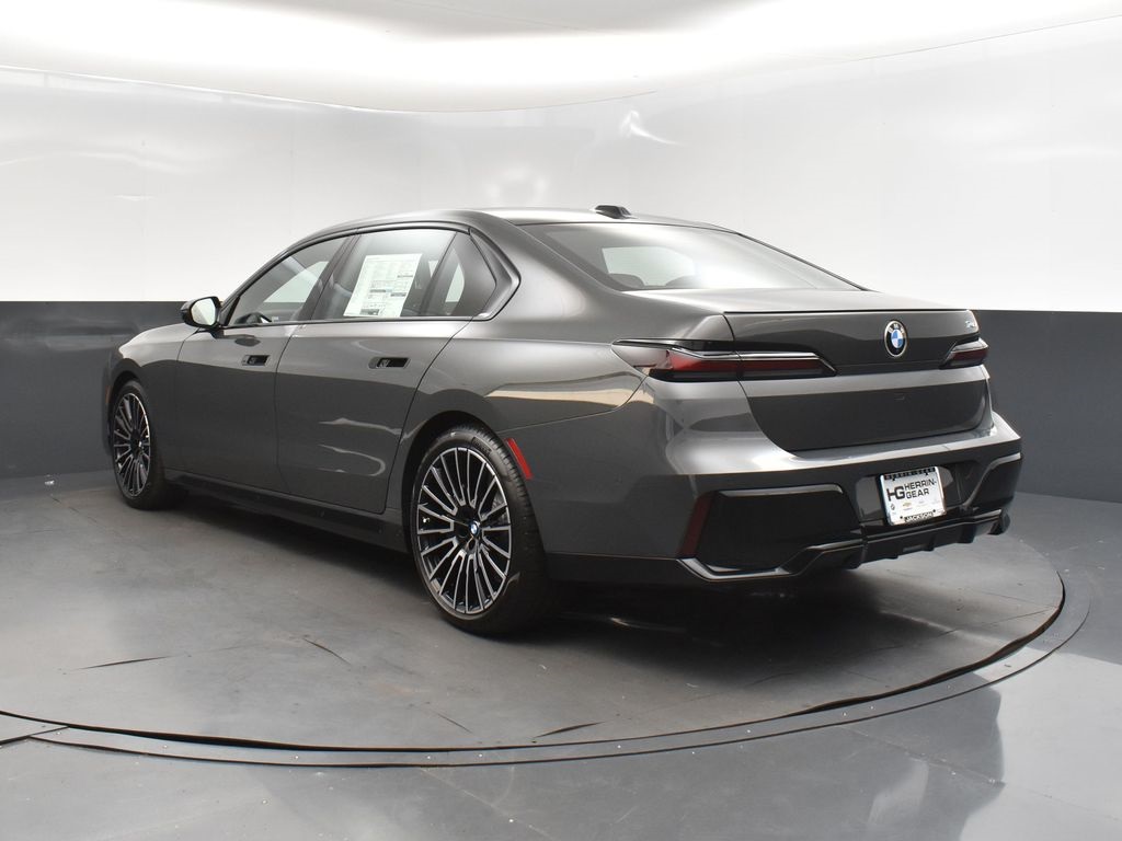 2026 Bmw 740i photo 5