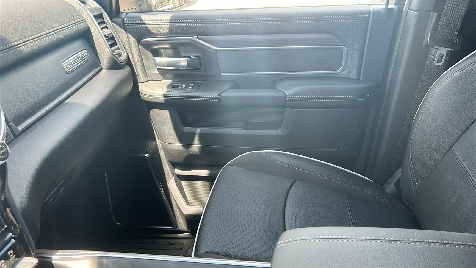 2025 Ram 2500 Laramie photo 26