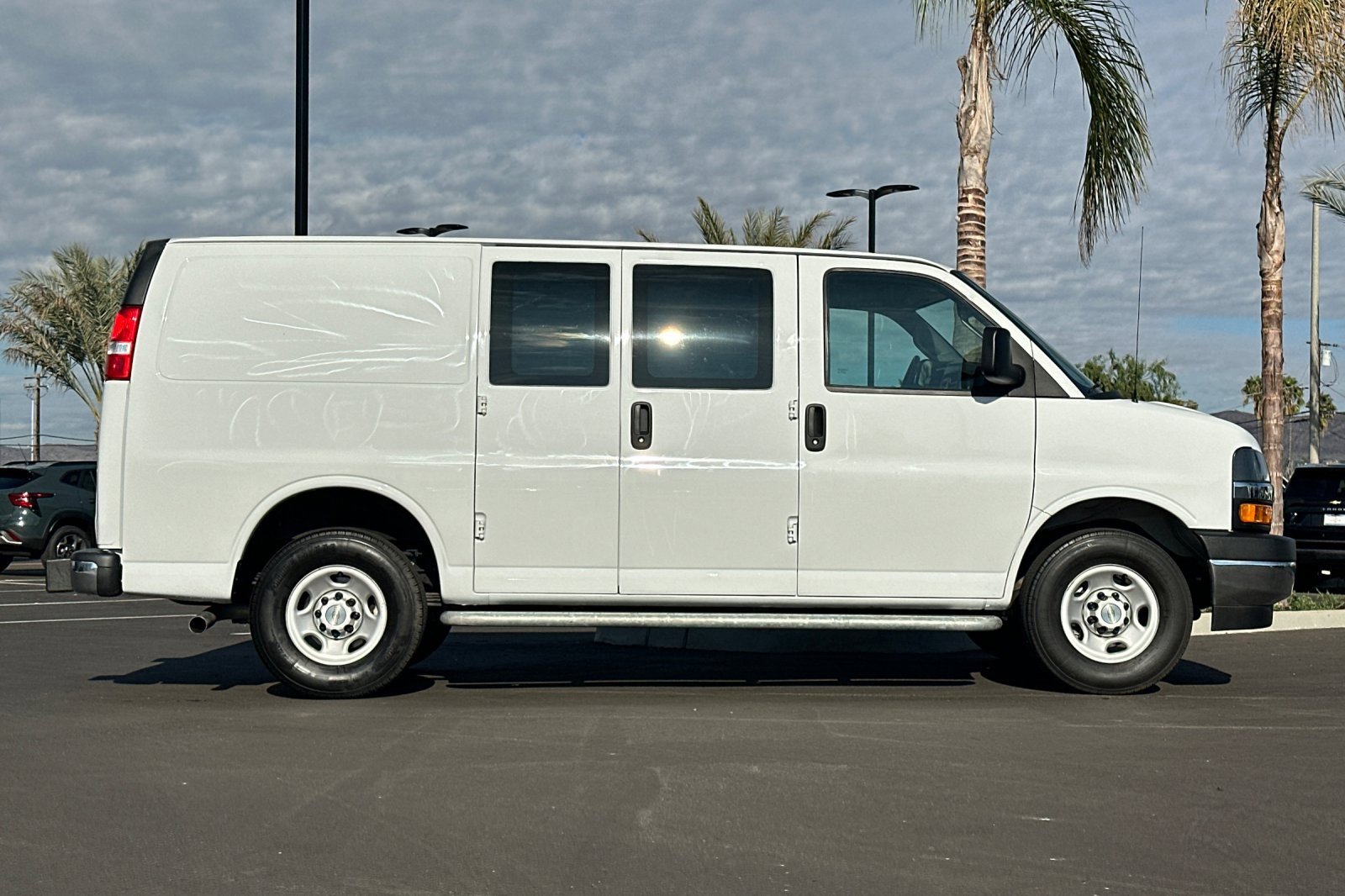 2023 Chevrolet Express 2500 Work Van Cargo photo 3