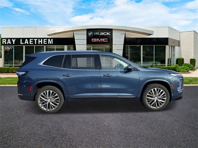 2026 Buick Enclave Avenir photo 5